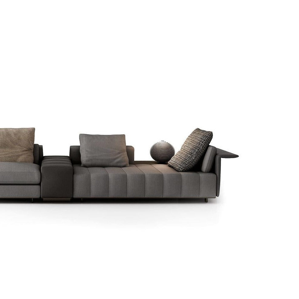 FREEMAN T.WING LEATHER COUCH